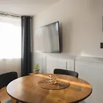 Pradeduv Lägenhet